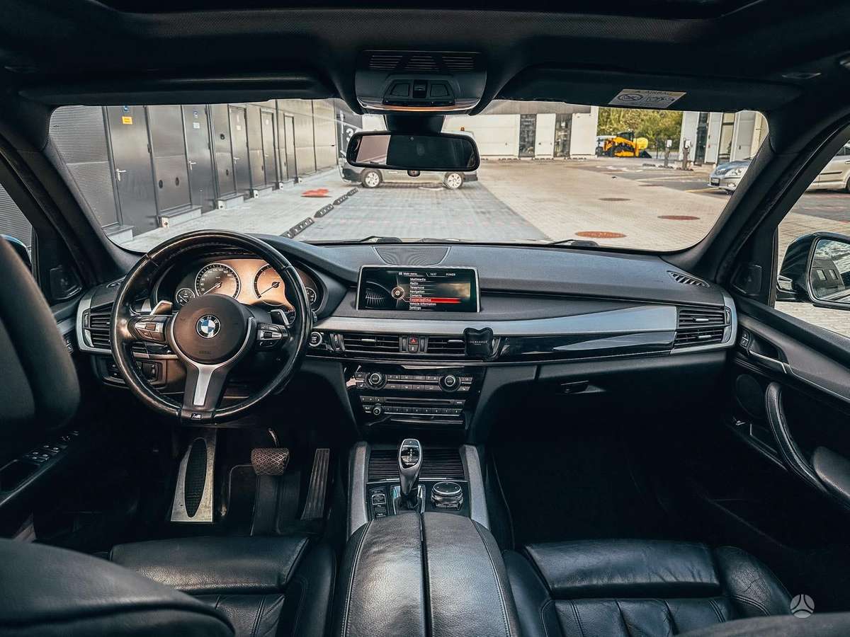 BMW X5, 3.0 l., off-road / crossover