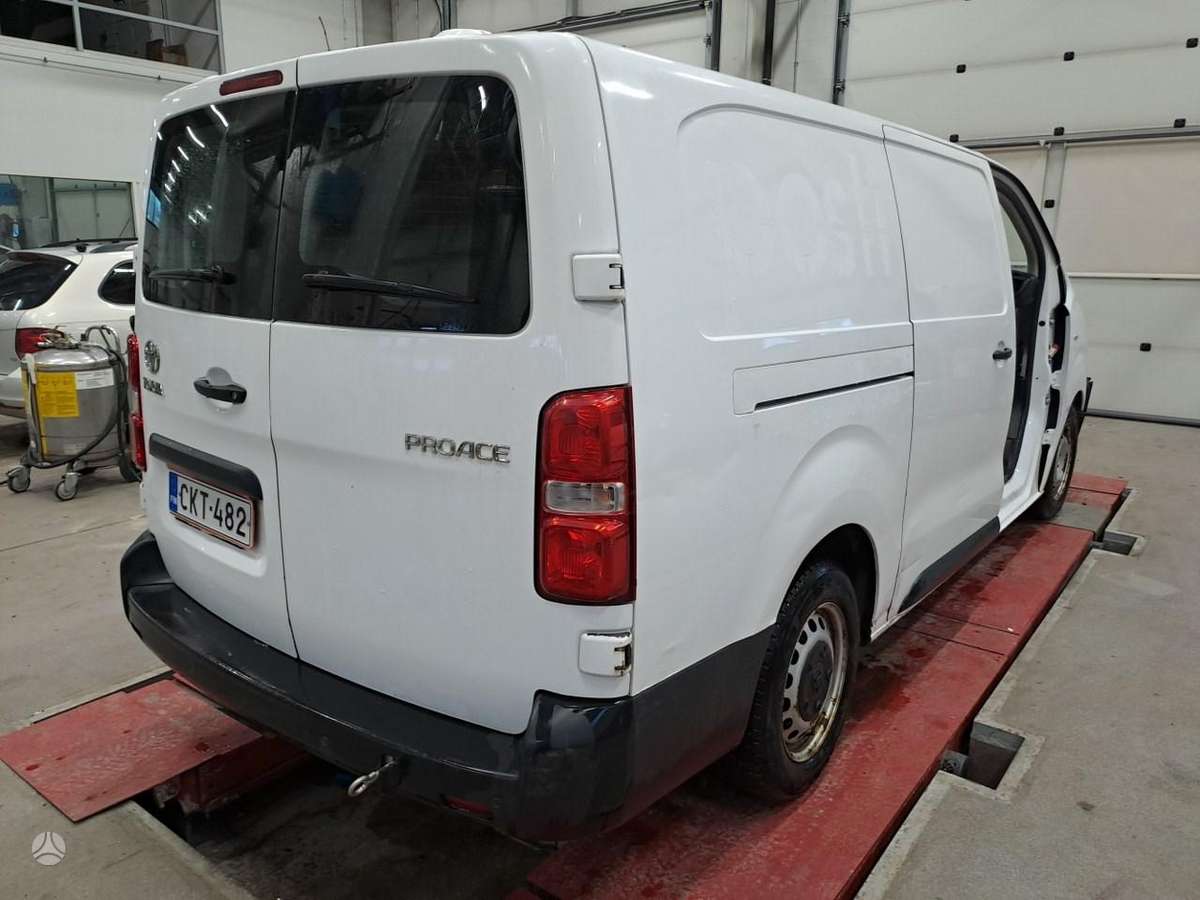 Toyota Proace, грузовые микроавтобусы