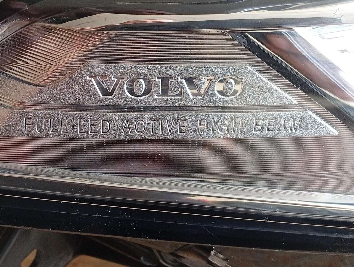 Volvo XC90 bamperiai, žibintai