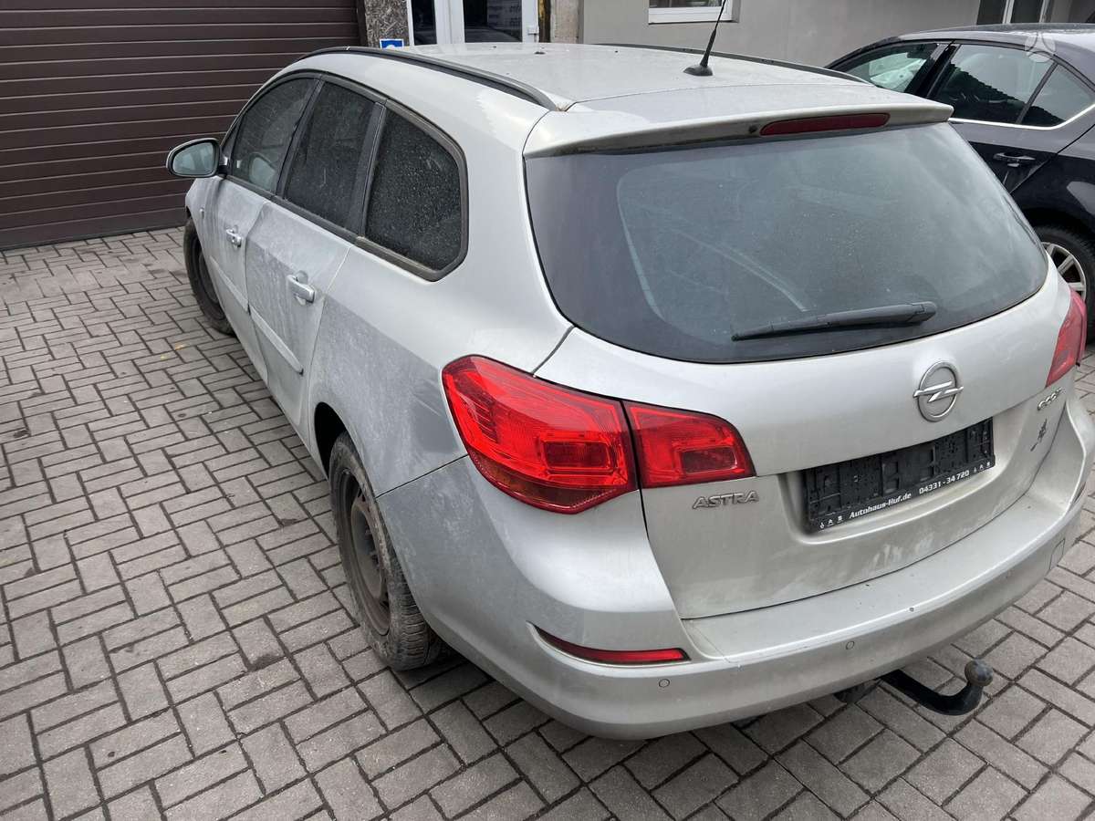 Opel Astra dalimis. Iš vokietijos