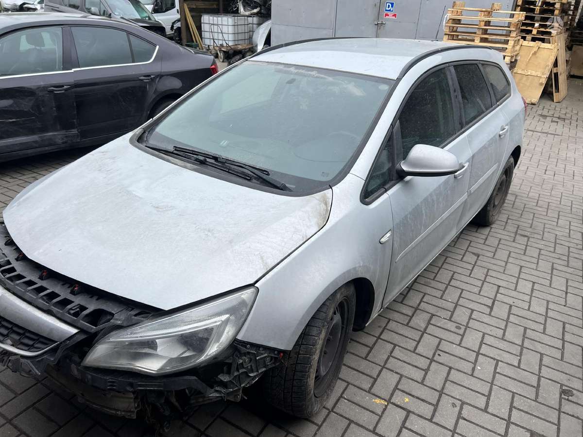 Opel Astra dalimis. Iš vokietijos