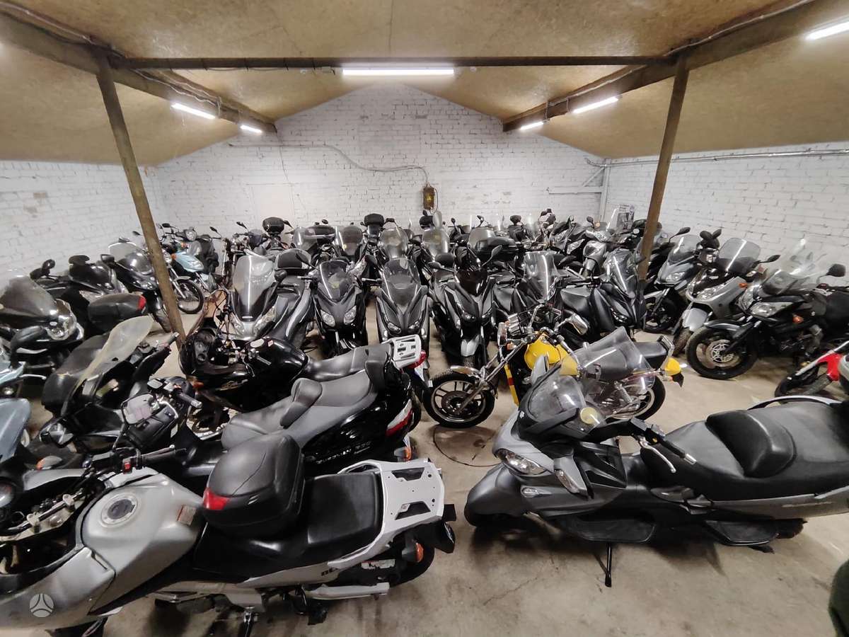 Suzuki Burgman 650cc, scooters / mopeds