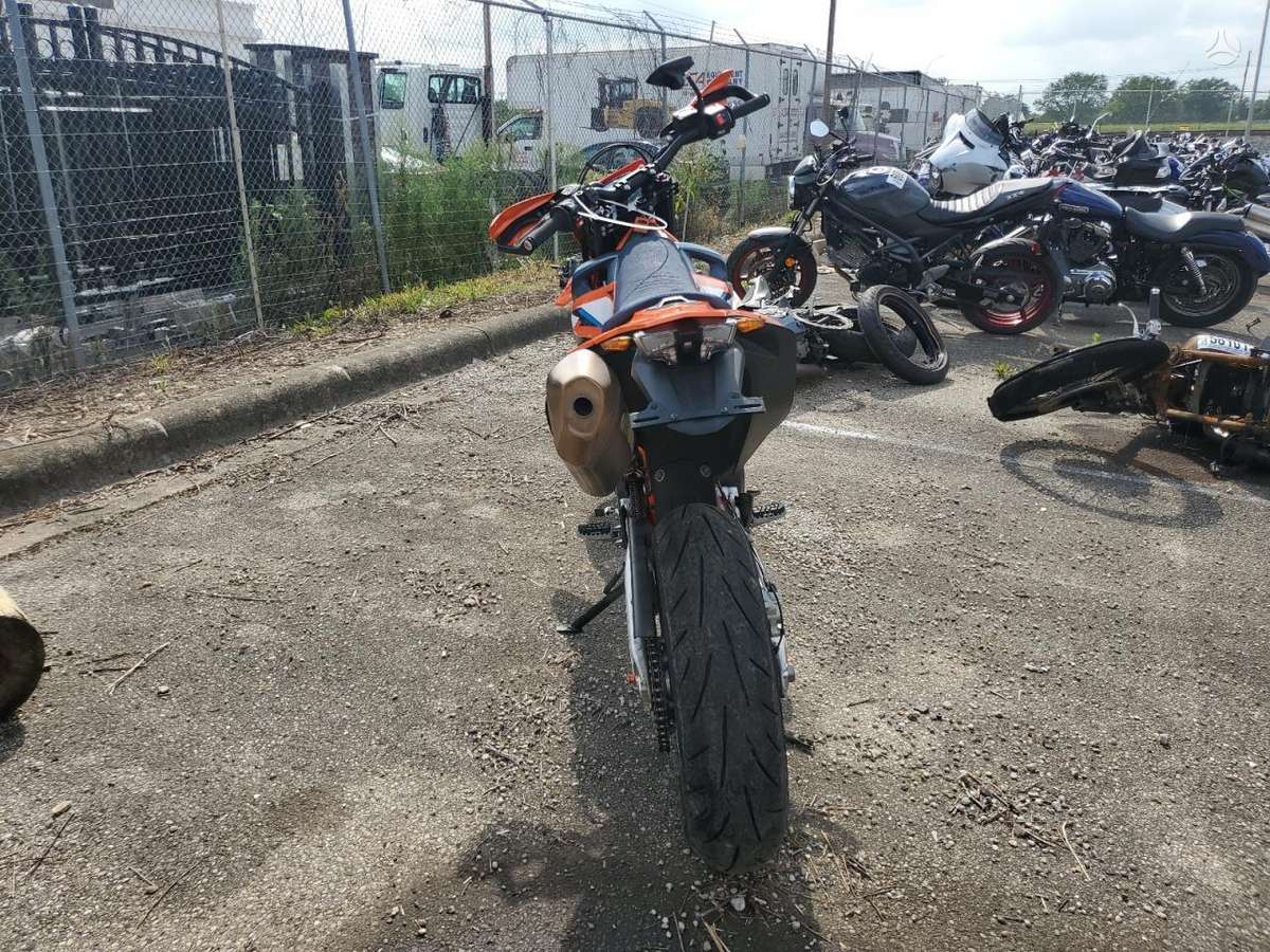 KTM SMC, supermoto