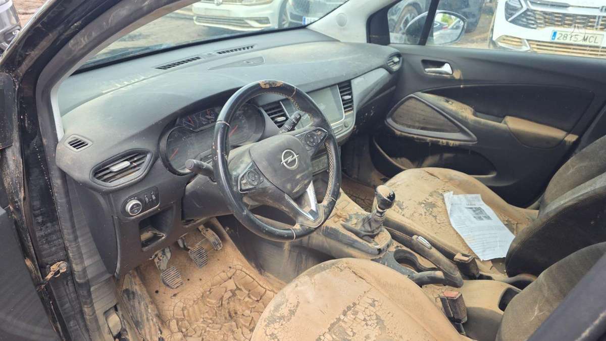 Opel Crossland по частям