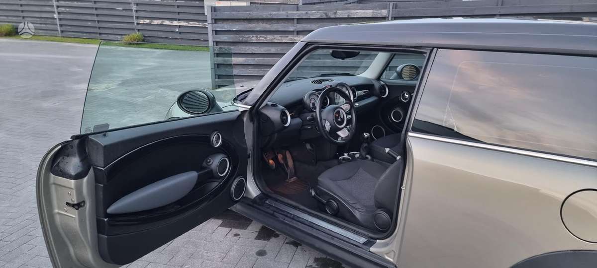 Mini Clubman, universalas