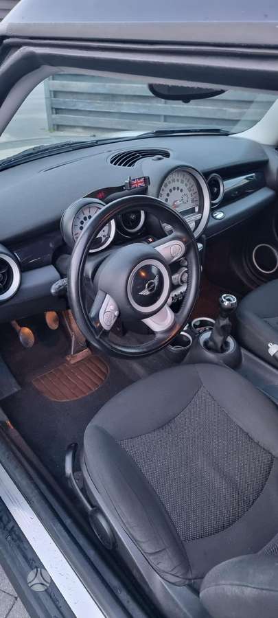 Mini Clubman, universalas
