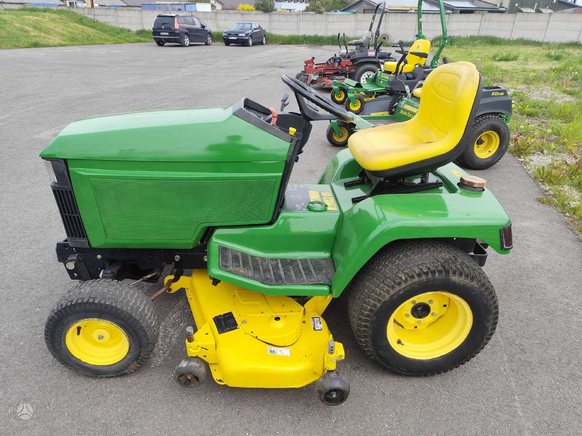 John Deere 415, sodo traktoriai