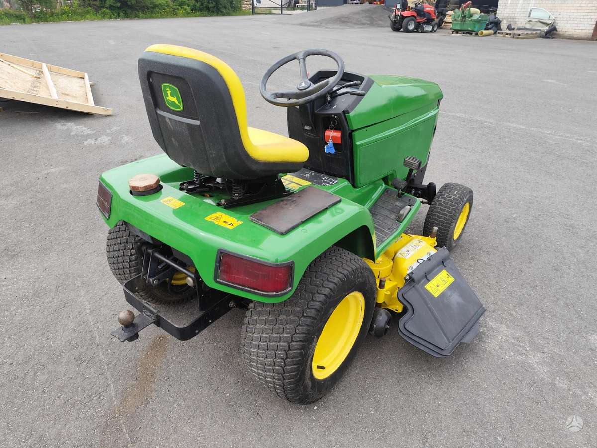 John Deere 415, sodo traktoriai