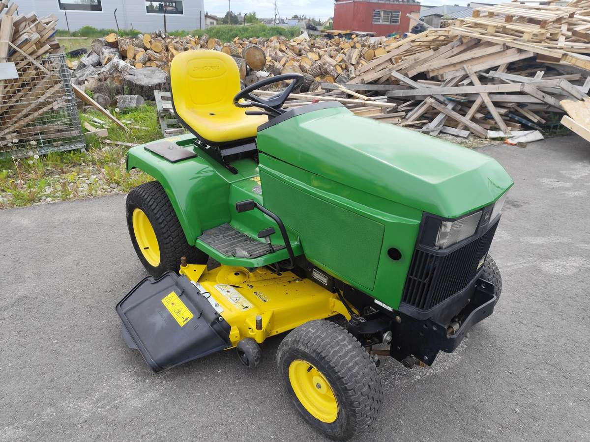 John Deere 415, sodo traktoriai