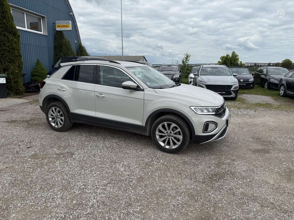 Volkswagen T-Roc - 11