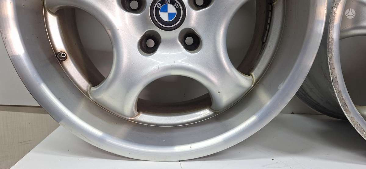 BMW, lengvojo lydinio, R17