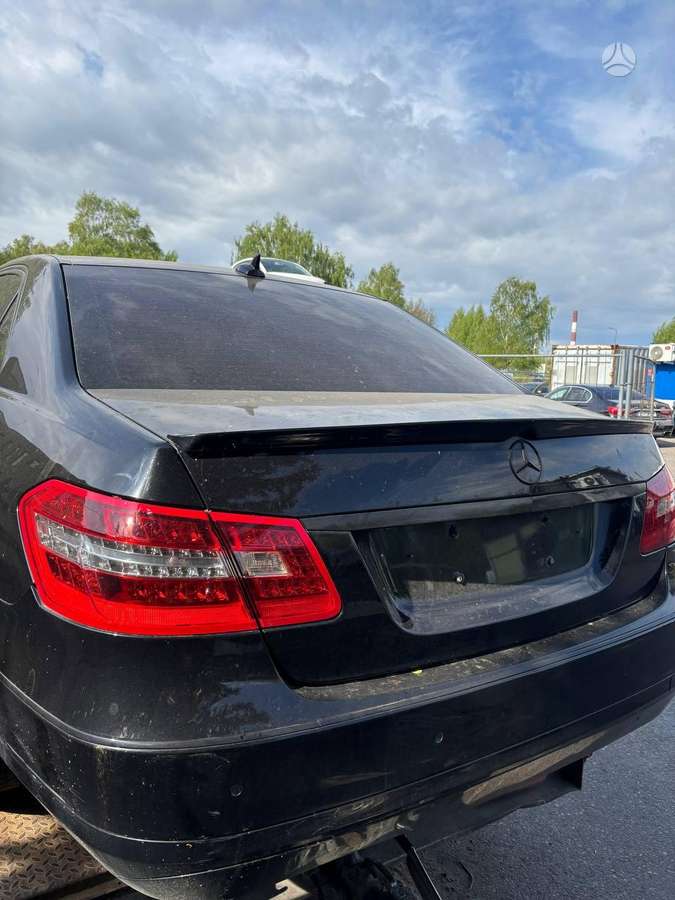 Mercedes-Benz E klasė dalimis