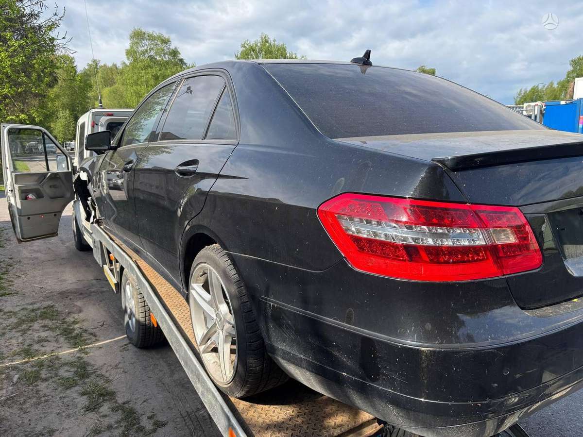 Mercedes-Benz E klasė dalimis