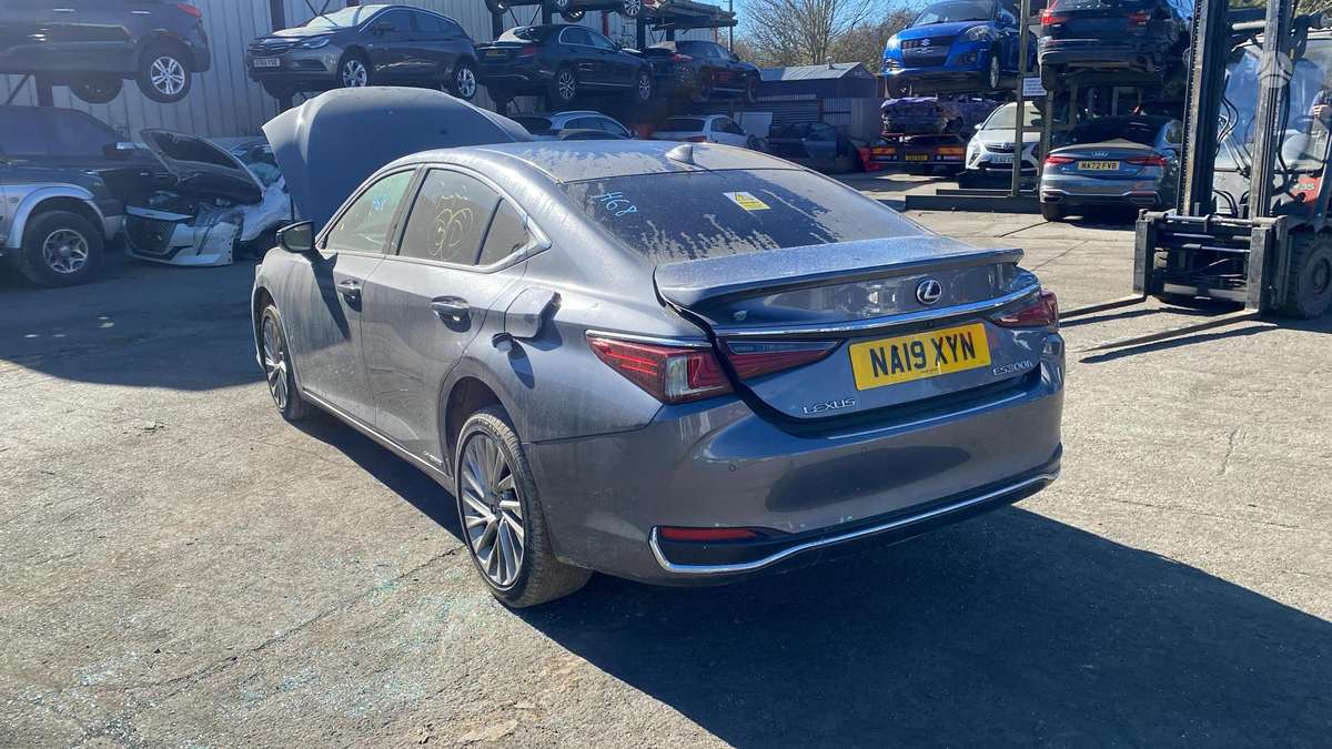 Lexus ES 300h rezerves daļās