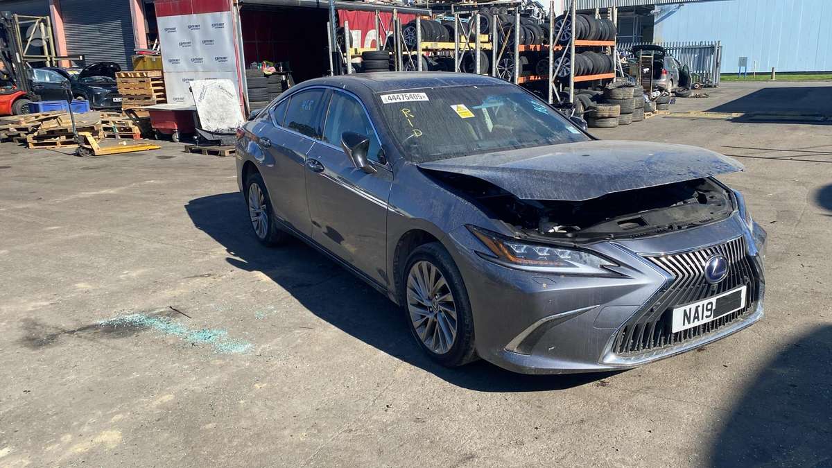 Lexus ES 300h rezerves daļās