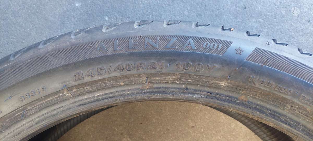 Bridgestone, vasaras 245/40 R21