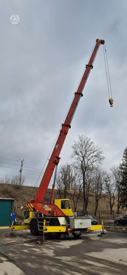 Demag AC95, crane