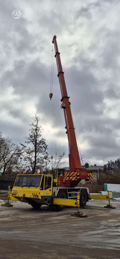 Demag AC95, crane