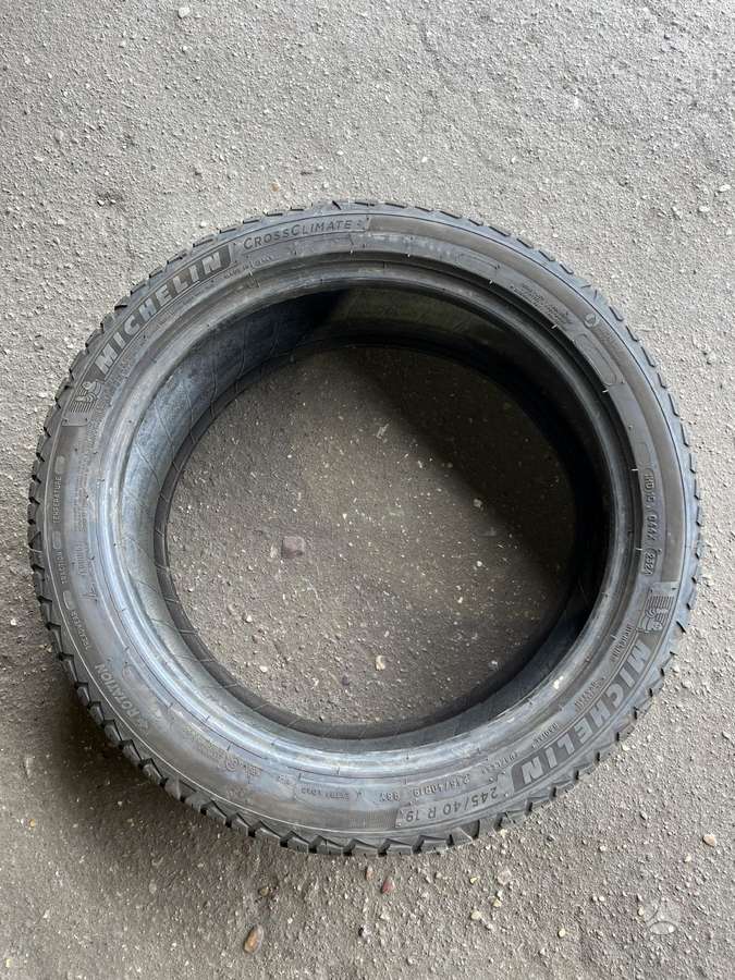 Michelin CrossClimate 2, universalios 245/40 R19