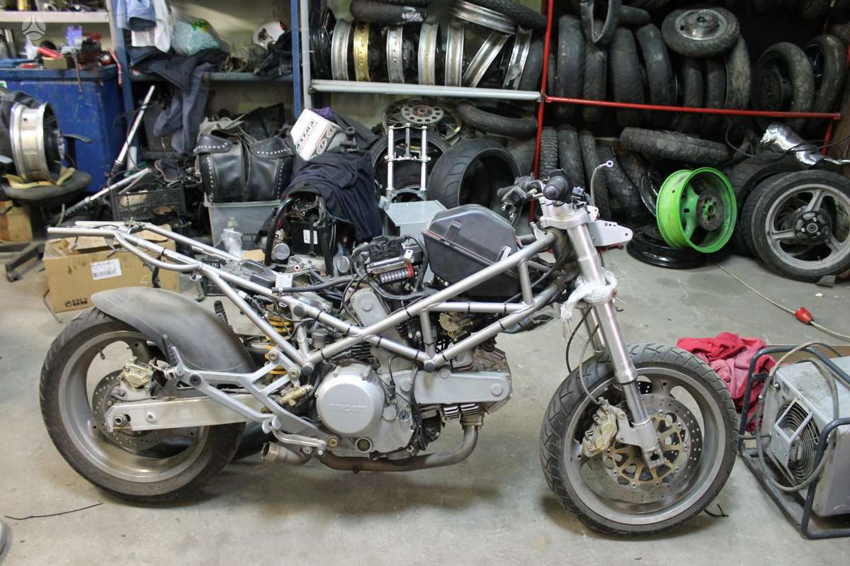 Ducati Monster, street / klasikiniai