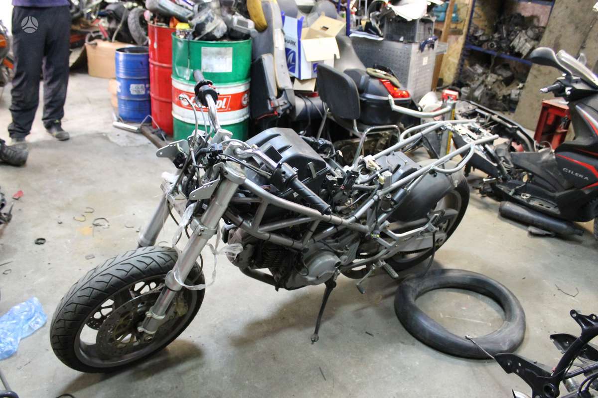 Ducati Monster, street / classic