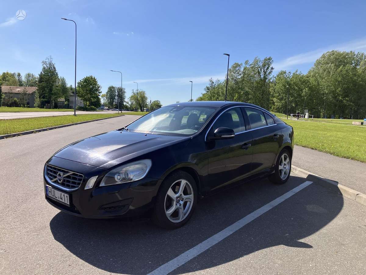 Volvo S60, 2.0 l., Седан