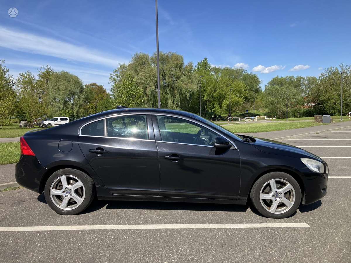 Volvo S60, 2.0 l., Седан