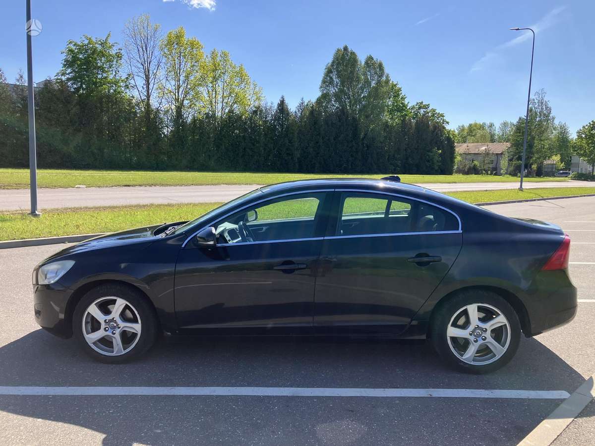 Volvo S60, 2.0 l., Седан