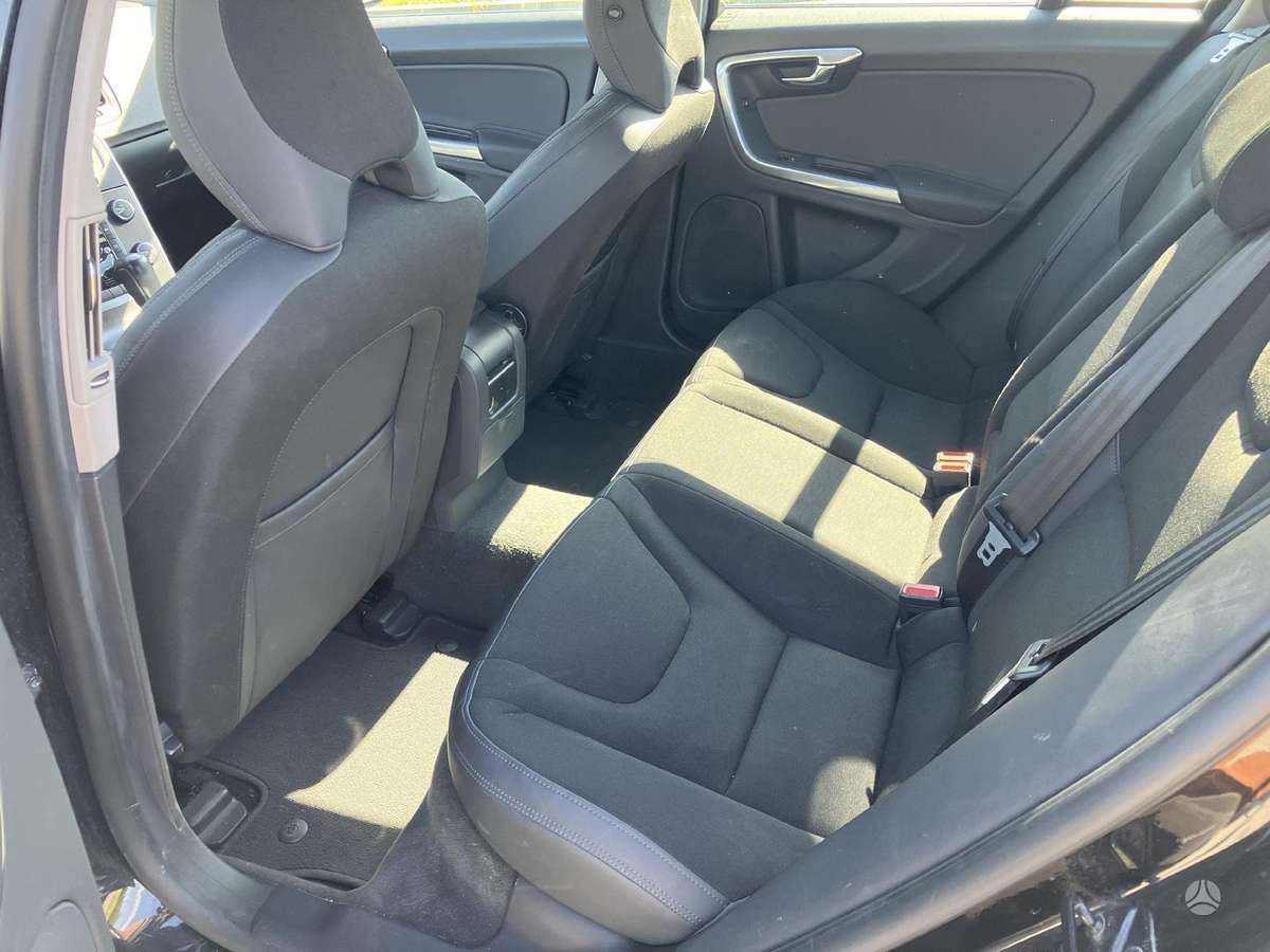 Volvo S60, 2.0 l., Седан