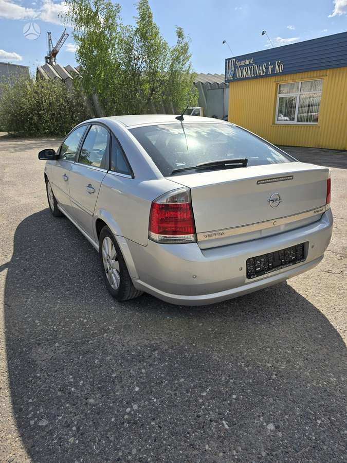 Opel Vectra, 2.2 l., hatchback
