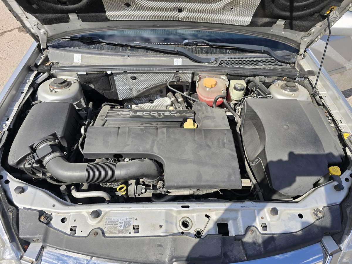 Opel Vectra, 2.2 l., hatchback