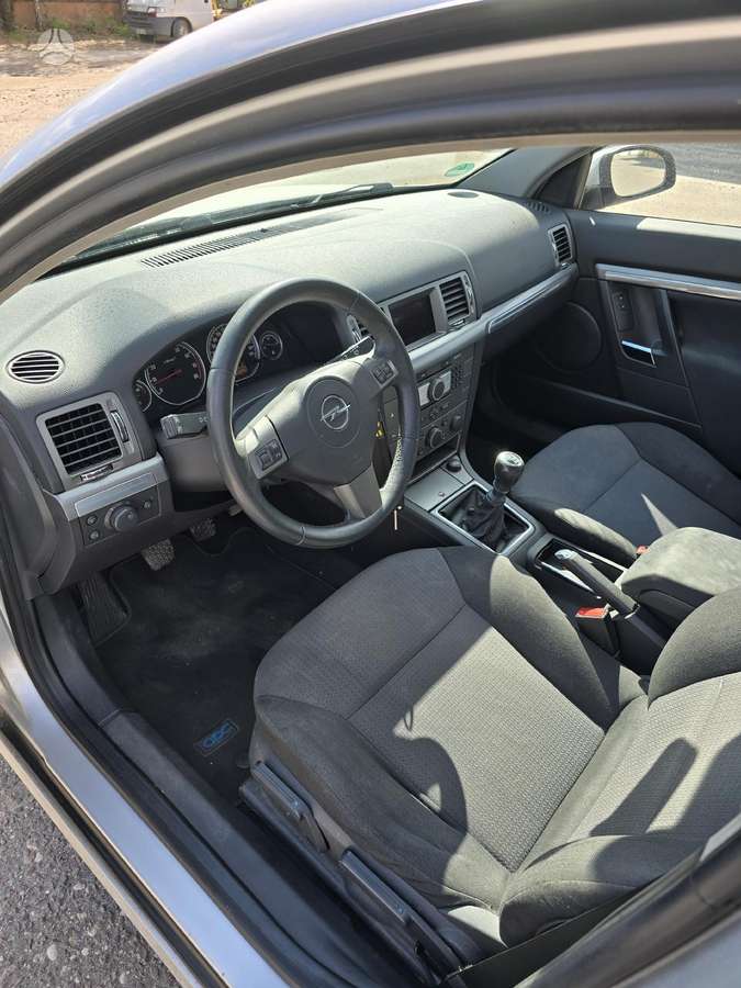 Opel Vectra, 2.2 l., hatchback