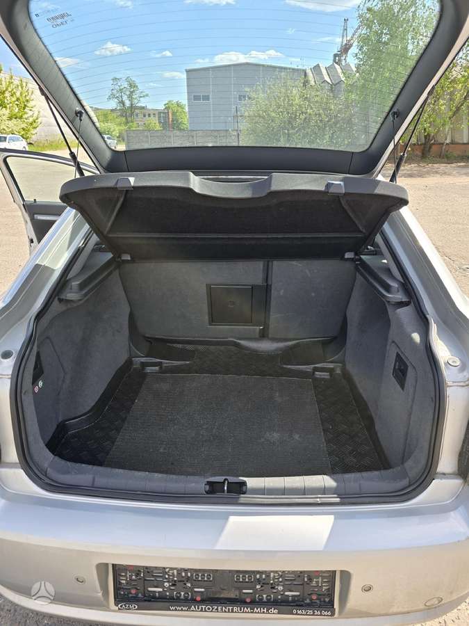 Opel Vectra, 2.2 l., hatchback