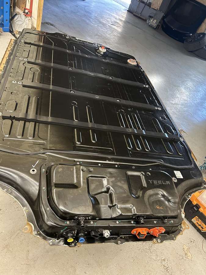Tesla Model S Skendes baterija gera