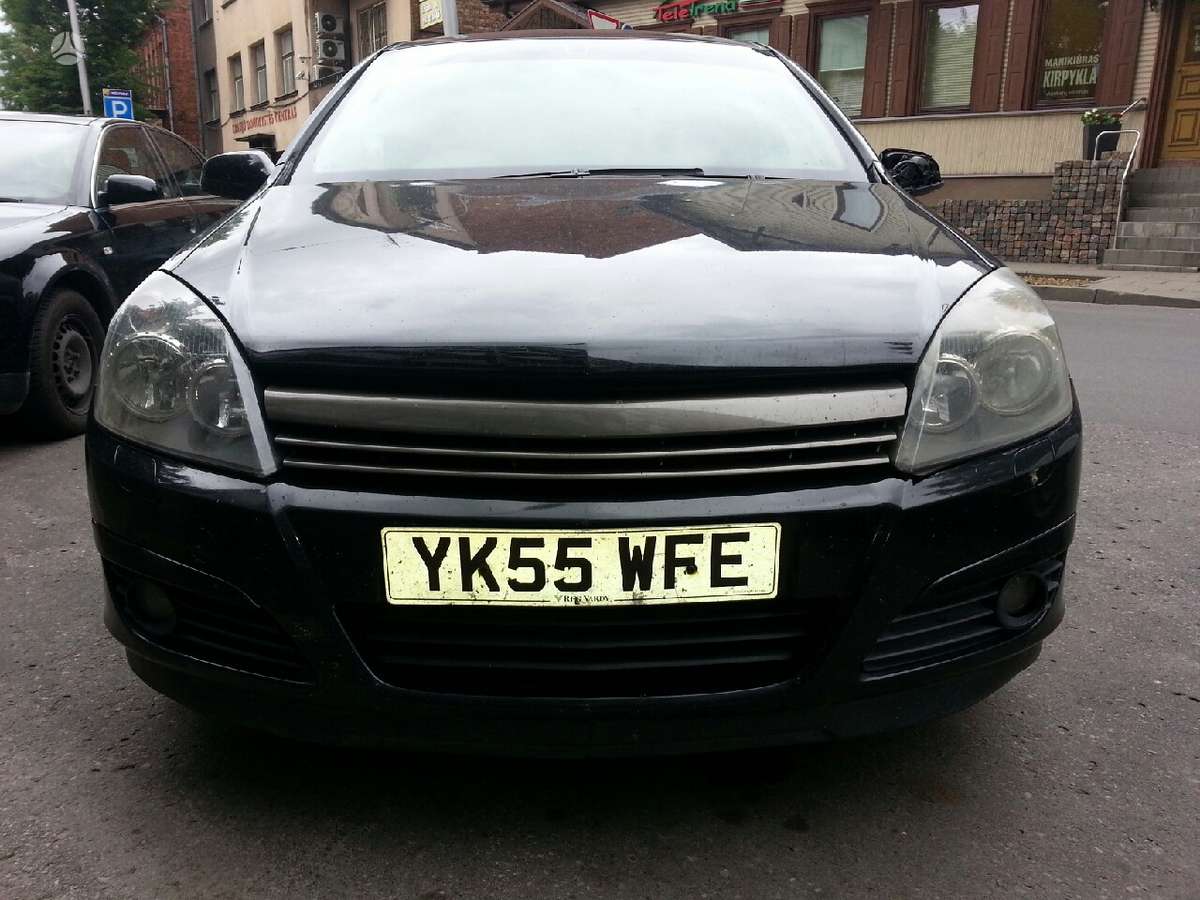 Opel Astra dalimis