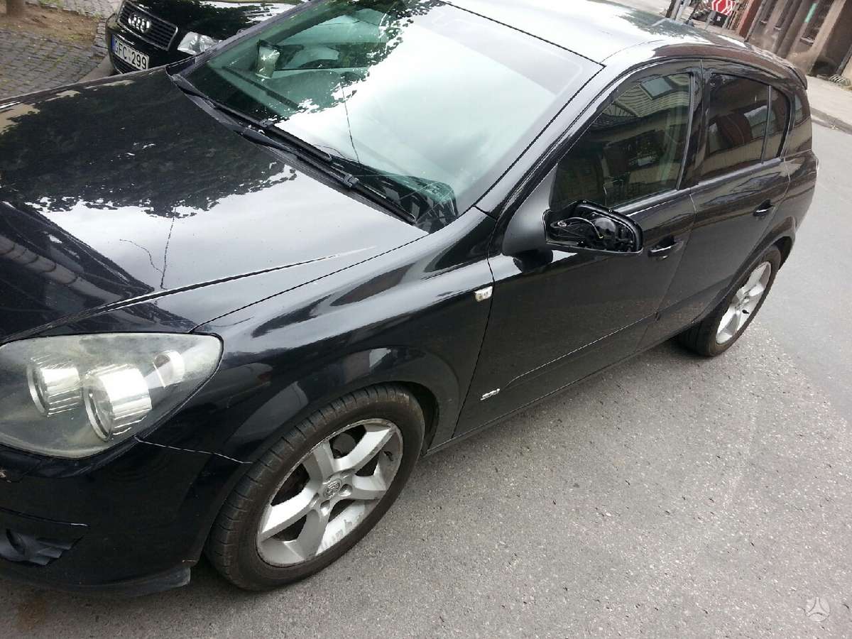 Opel Astra dalimis