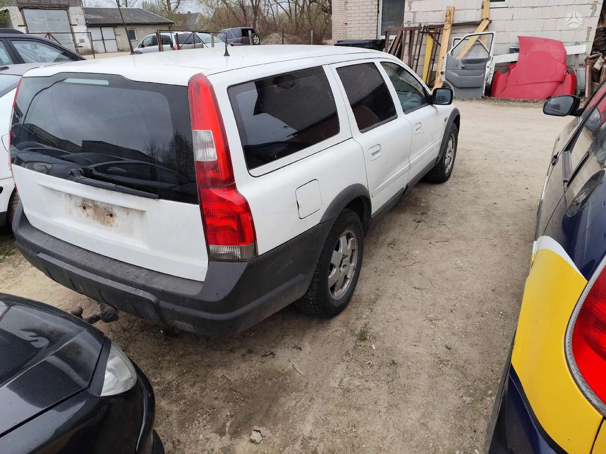 Volvo XC70 dalimis