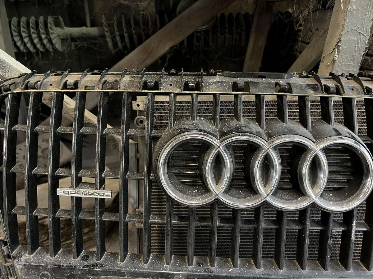 Audi Q5, 8R0 853 651, front grill