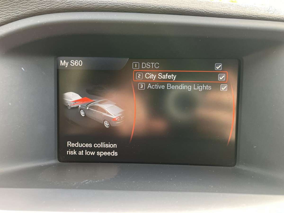 Volvo S60, 2.0 l., Седан