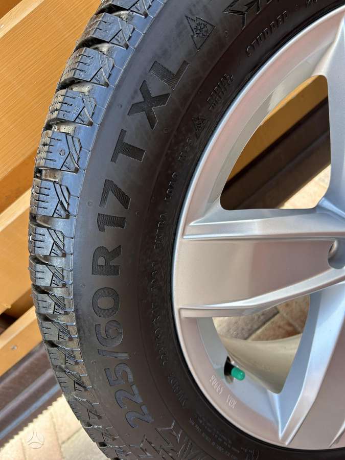 Volkswagen Tiguan, light alloy, R17