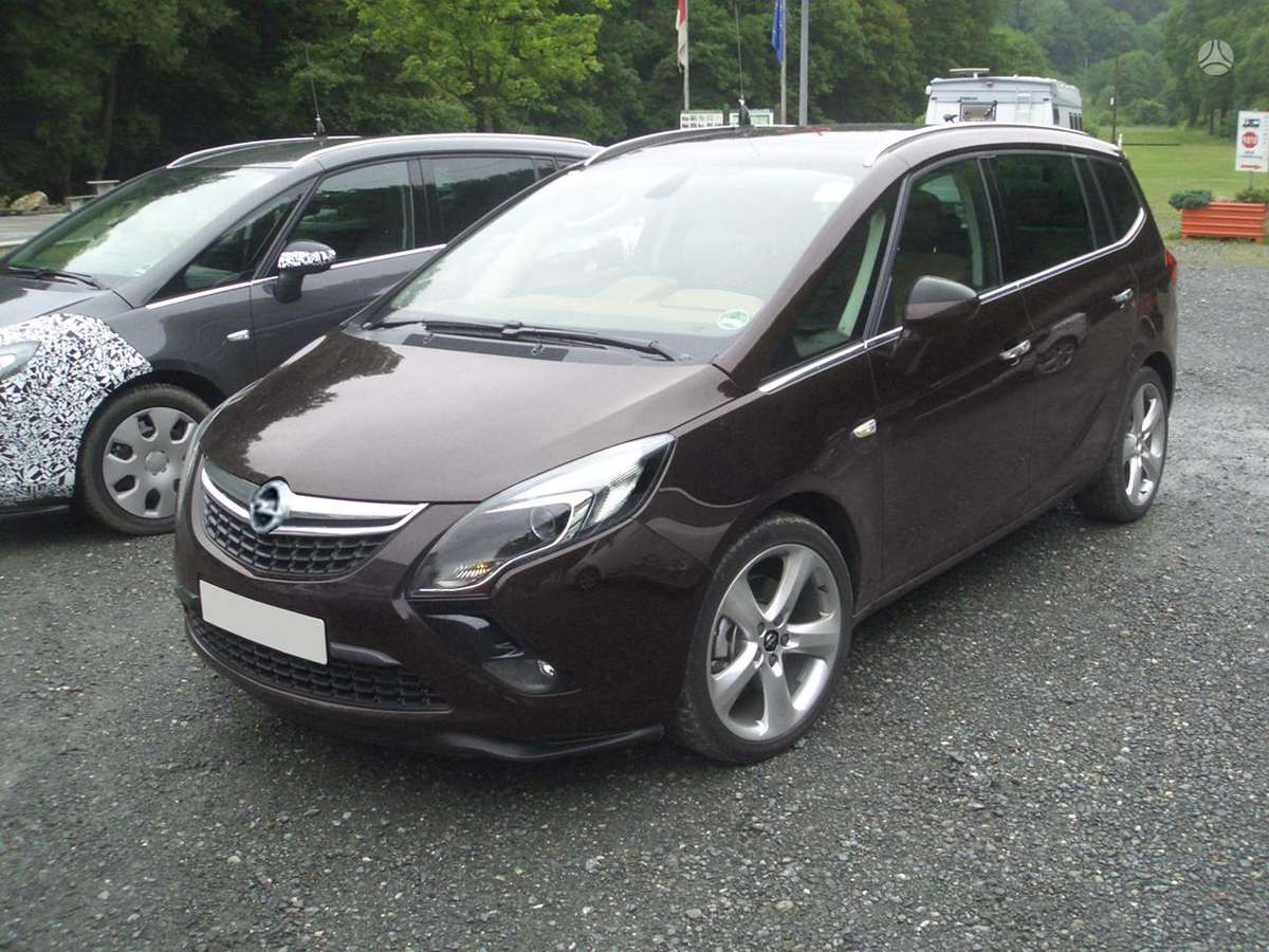 Opel Zafira Tourer kėbulo dalys