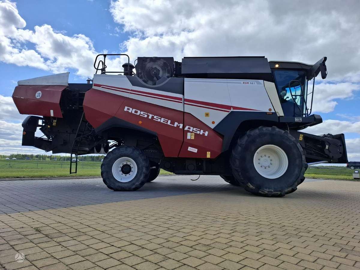 Rostselmash RSM 161, kombainai