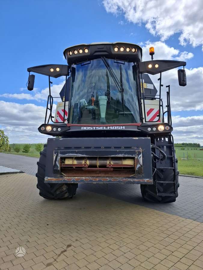 Rostselmash RSM 161, kombainai