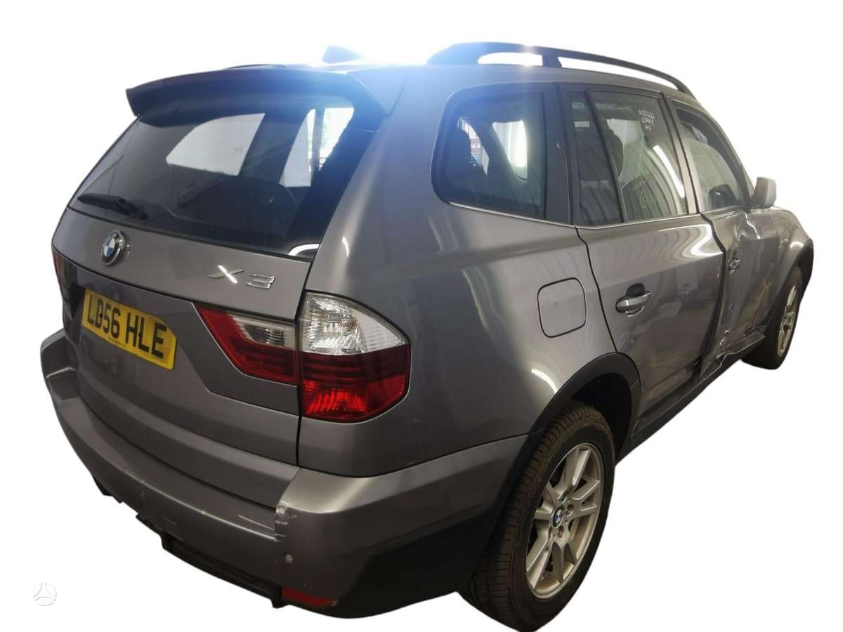 BMW X3 dalimis
