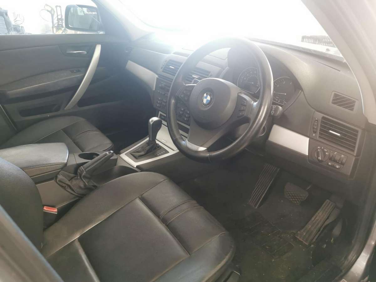 BMW X3 dalimis