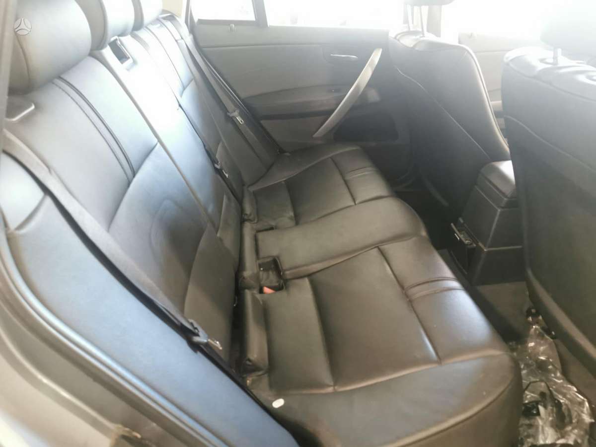 BMW X3 dalimis
