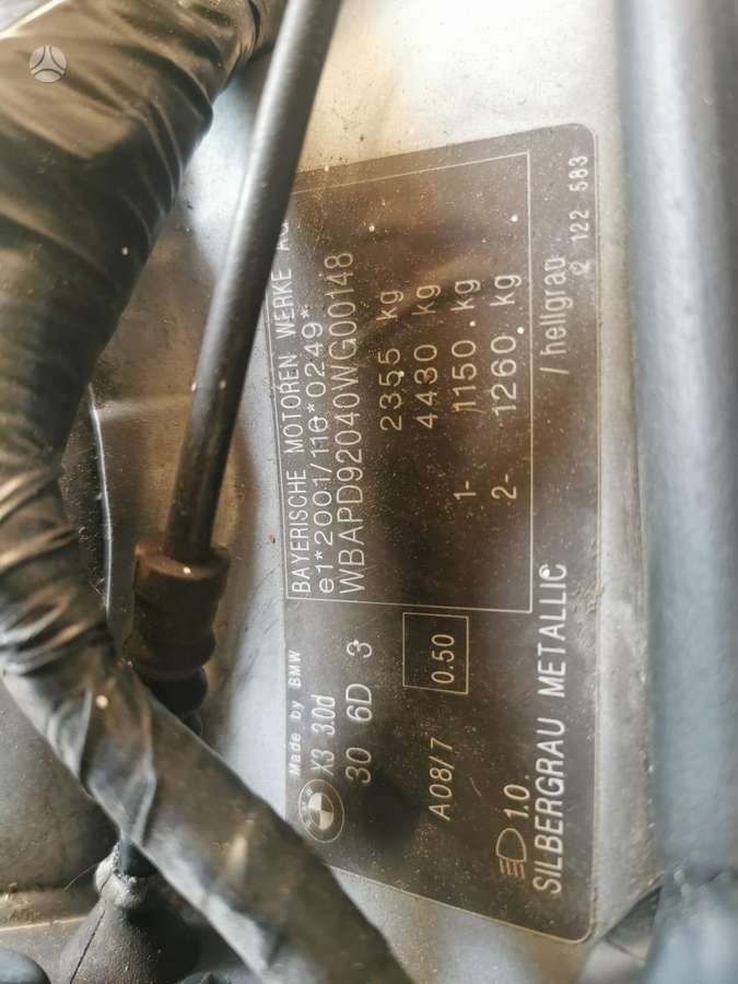 BMW X3 dalimis
