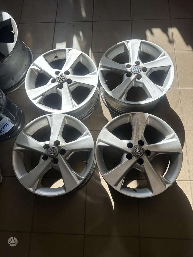 Toyota, lengvojo lydinio, R16
