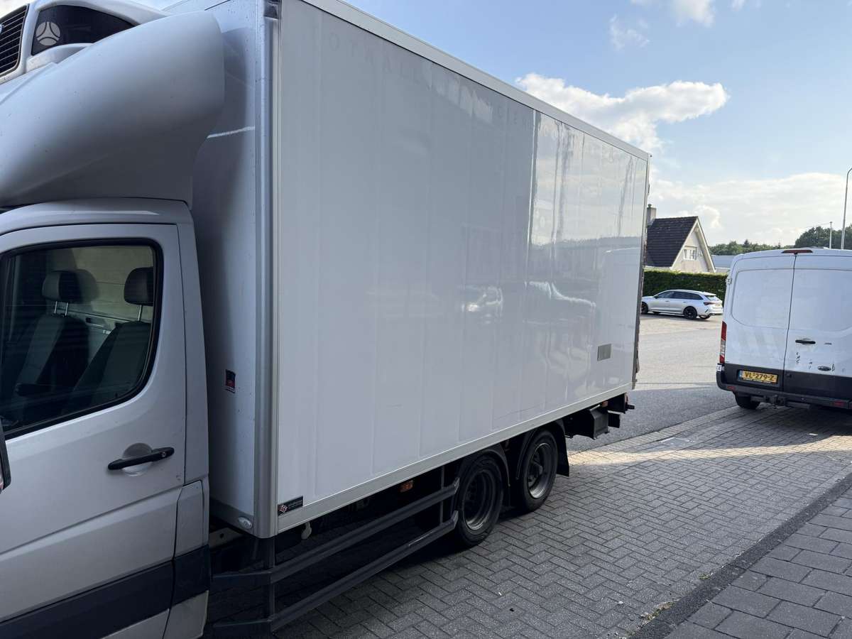 Volkswagen Crafter, 2.0 l., cargo van 2