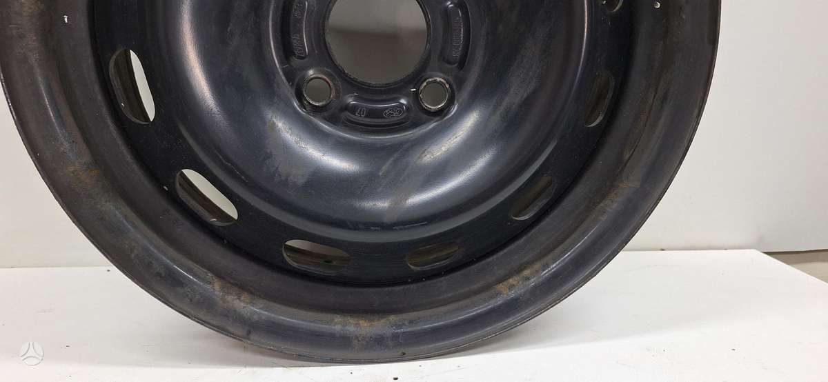 Ford B-Max, tērauda apzīmogoti, R15